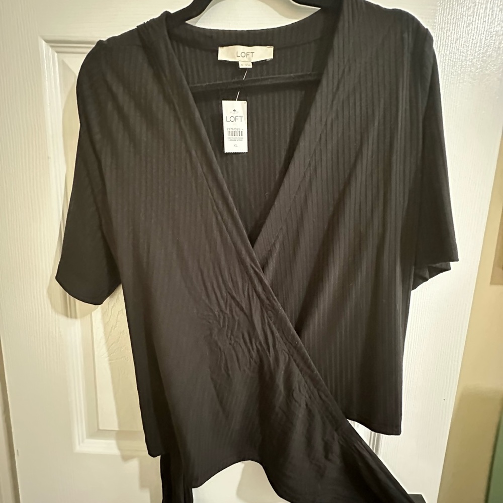 Black Loft crop wrap tee